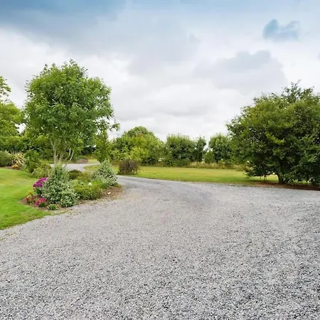 לינה וארוחת בוקר Ash House Calverstown