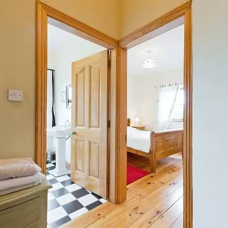 Ash House Panzió 3*