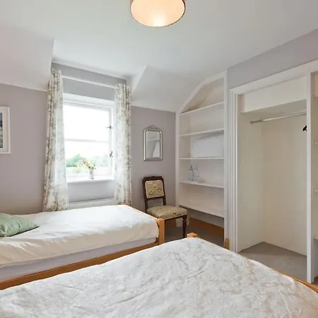 Ash House Bed & Breakfast