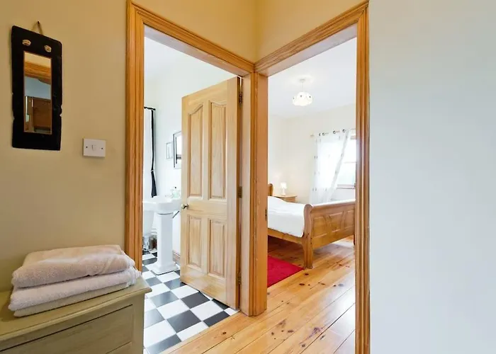 Ash House Nocleg ze śniadaniem 3*