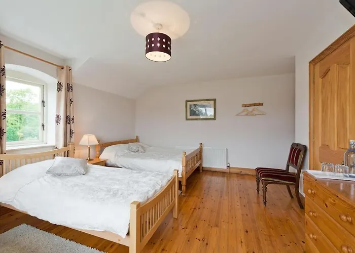 Ash House 3*