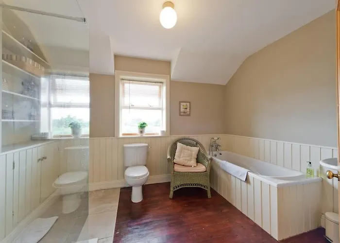 Nocleg ze śniadaniem Ash House 3*